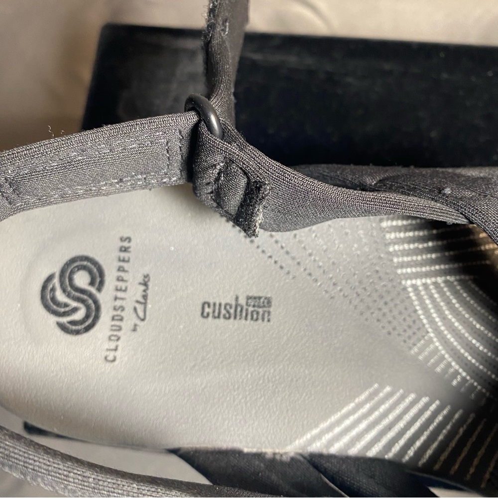 Clark’s Cloudstepper, Adjustable Strap Open Toed … - image 7